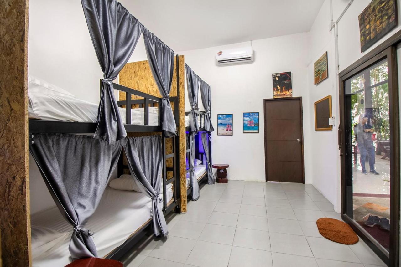 T & T Hostel Kanchanaburi Exterior photo