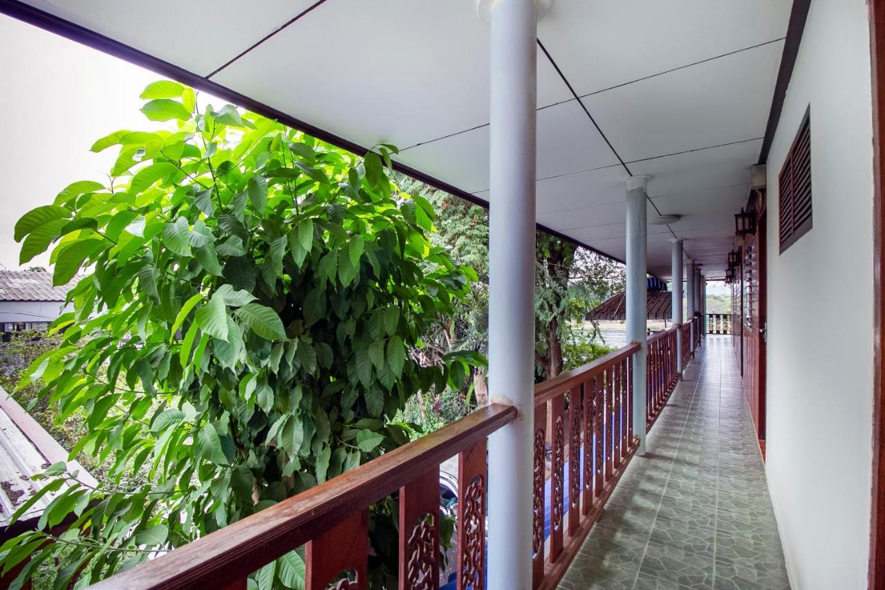 T & T Hostel Kanchanaburi Exterior photo