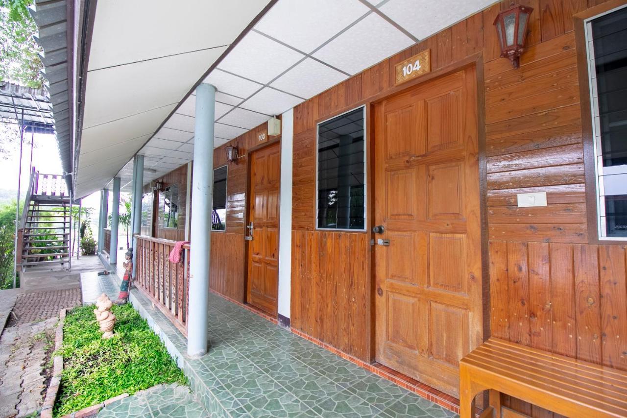 T & T Hostel Kanchanaburi Exterior photo