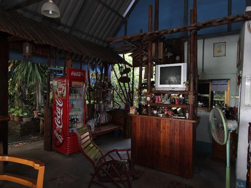 T & T Hostel Kanchanaburi Exterior photo